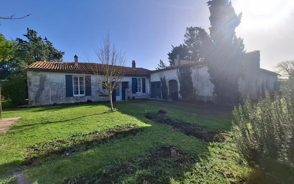 Maison à vendre    7 pièces •  Médis