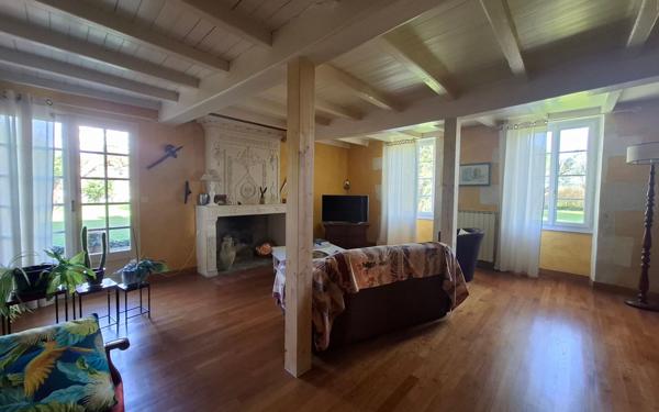 Maison à vendre    7 pièces •  Médis