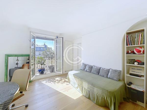 Paris (75005) 5E ETAGE BALCON, ASCENSEUR, VUE DEGAGEE, DPE D