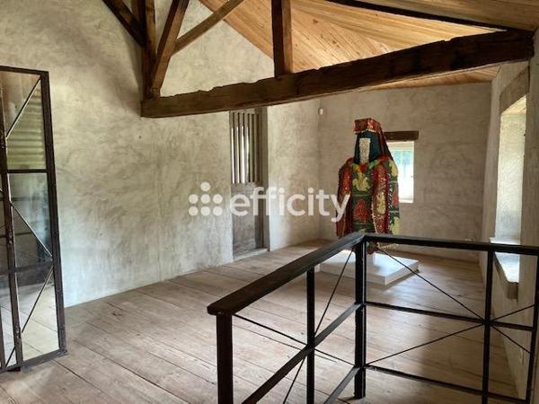 Immeuble 18 pièces - 840 m²