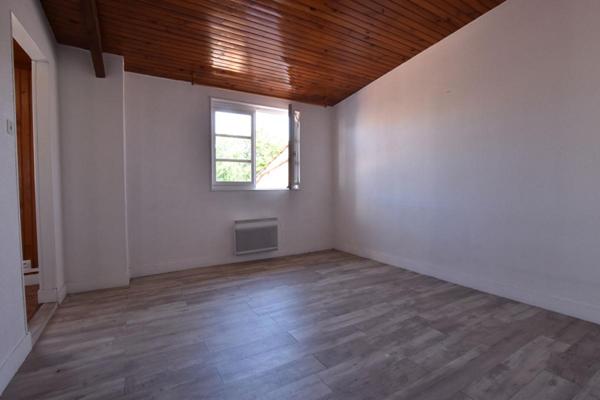 Immeuble Ruelle Sur Touvre 260 m2