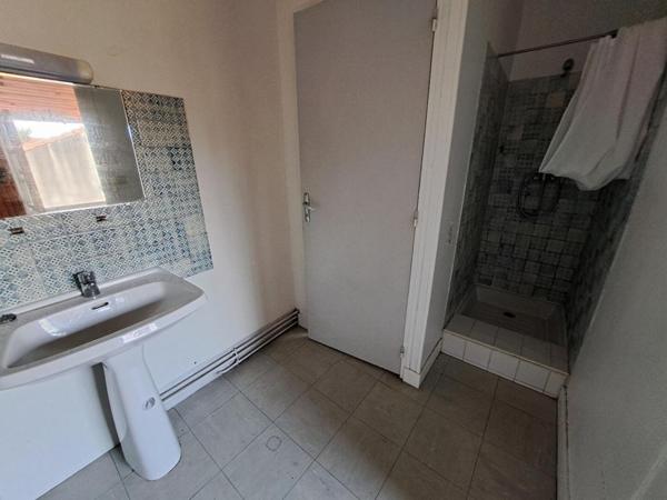 Immeuble Ruelle Sur Touvre 260 m2