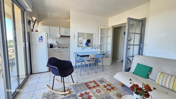 APPARTEMENT T2 TRES BIEN SITUE AVEC VUE DEGAGEE SUR LA VILLE