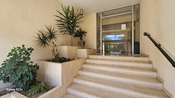 APPARTEMENT T2 TRES BIEN SITUE AVEC VUE DEGAGEE SUR LA VILLE