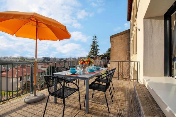 Saint Just Malmont 43240 Maison de ville 197 m² quatre chambres garage et jardin