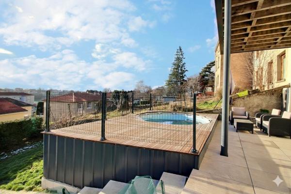 Saint Just Malmont 43240 Maison de ville 197 m² quatre chambres garage et jardin