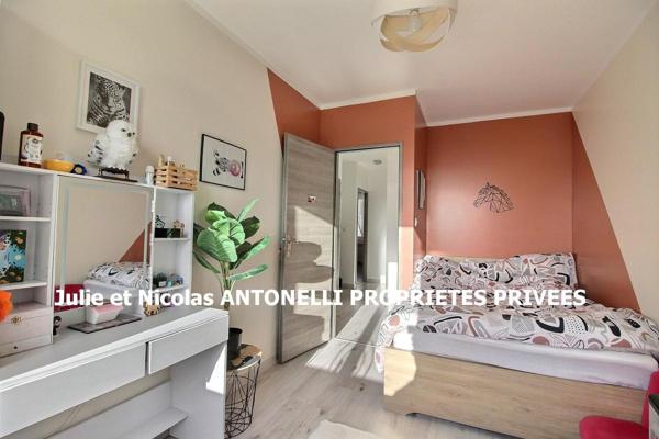 Saint Just Malmont 43240 Maison de ville 197 m² quatre chambres garage et jardin