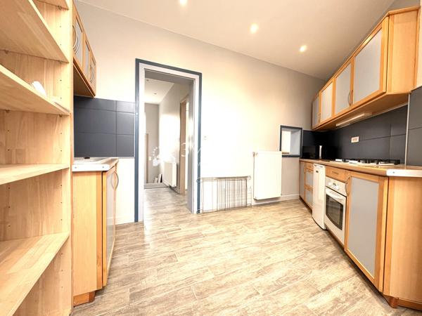 Maison 6 pièce(s) 4 chambre(s) 97 m²