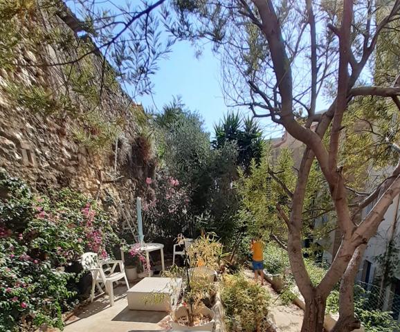 A louer appartement de T1/2 à Marseille 7° avec jardin attenant - ENDOUME