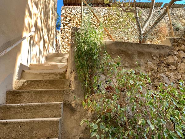 A louer appartement de T1/2 à Marseille 7° avec jardin attenant - ENDOUME