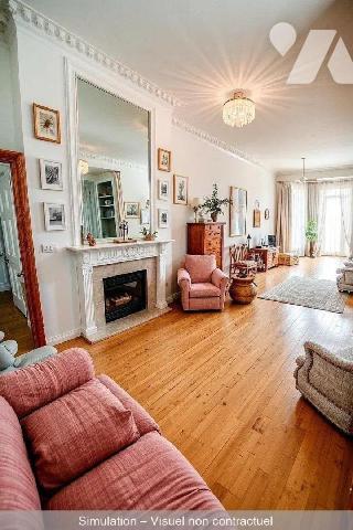 BORDEAUX SAINT GENES
Située rue de Pessac cette magnifique demeure bourgeoise avec éléments d'...