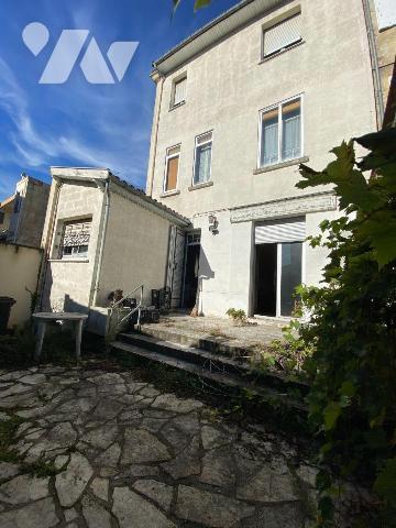 BORDEAUX SAINT GENES
Située rue de Pessac cette magnifique demeure bourgeoise avec éléments d'...