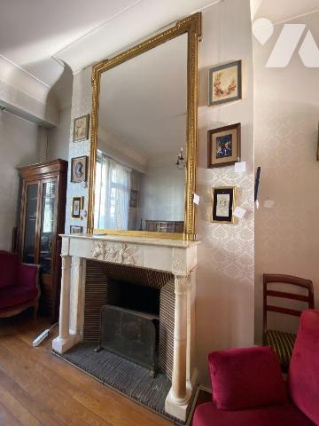 BORDEAUX SAINT GENES
Située rue de Pessac cette magnifique demeure bourgeoise avec éléments d'...