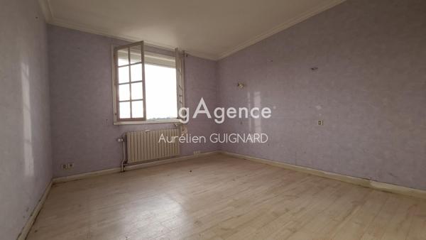 Maison à BRESSUIRE, 79300 - 8 pièces 126m²