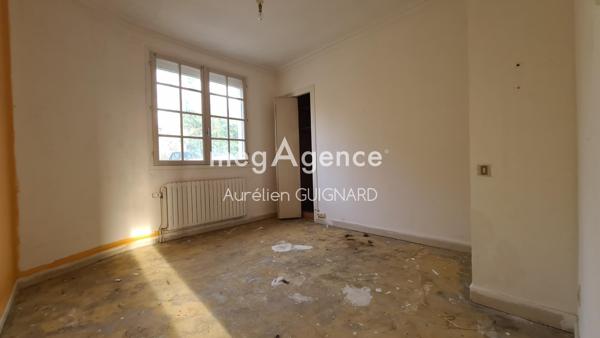 Maison à BRESSUIRE, 79300 - 8 pièces 126m²