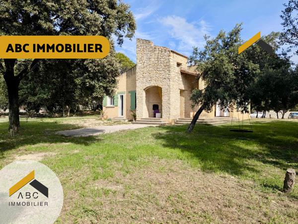 Uchaux (84100) MAISON DE 190 M2 - 3 CHAMBRES - PISCINE - TERRAIN DE 2060 M2 SUR UCHAUX