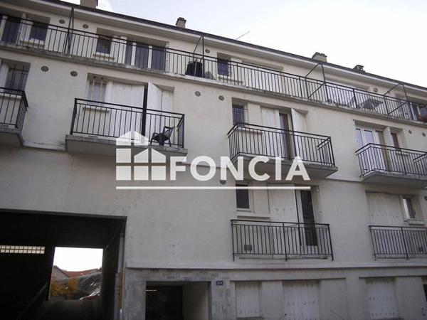 Location Studio 23.9 m² - 264 RUE D'ENTRAIGUES Tours 37000