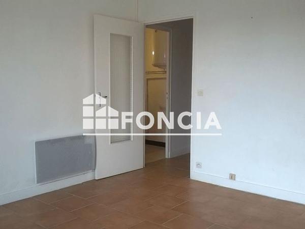 Location Studio 23.9 m² - 264 RUE D'ENTRAIGUES Tours 37000