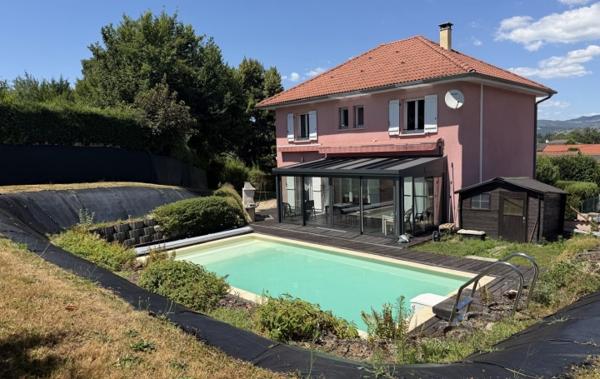 Vente Villa 127m² hab - pisine - terrain 819 m² Le pont-de-beauvoisin