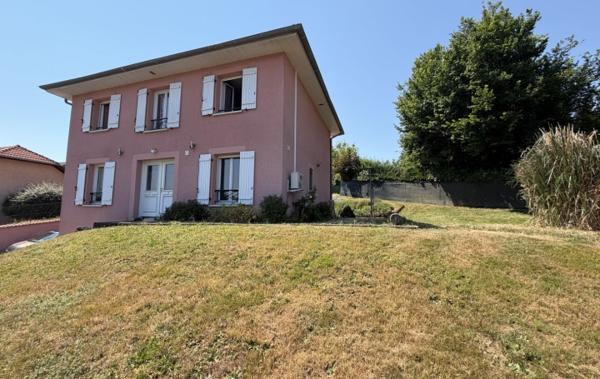 Vente Villa 127m² hab - pisine - terrain 819 m² Le pont-de-beauvoisin