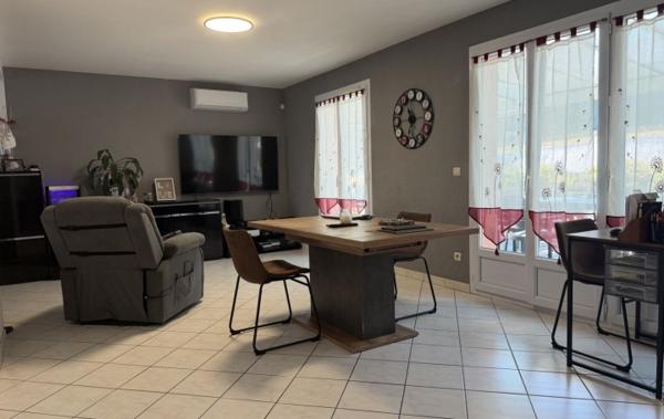 Vente Villa 127m² hab - pisine - terrain 819 m² Le pont-de-beauvoisin