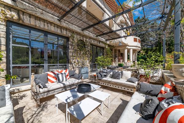 Exclusivité. Aix-en-Provence. Maison 1930, 5 chambres, centre ville, piscine, parking