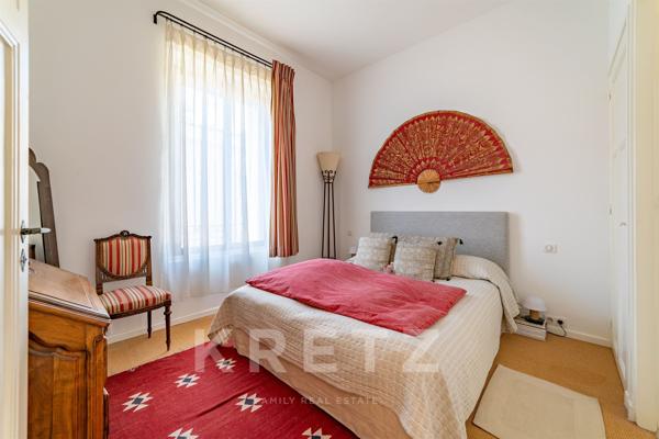 Exclusivité. Aix-en-Provence. Maison 1930, 5 chambres, centre ville, piscine, parking
