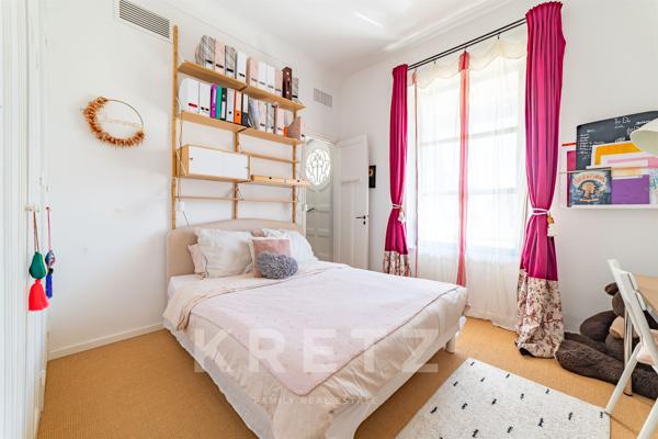 Exclusivité. Aix-en-Provence. Maison 1930, 5 chambres, centre ville, piscine, parking