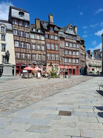 Appartement à vendre à Rennes, 2/3 pièces,très bon état, centre historique; ascenseur; 3è étage.