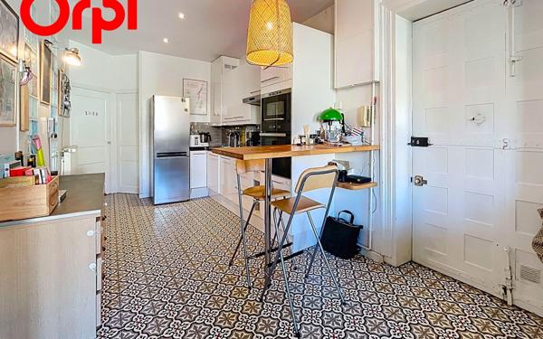 Appartement à vendre    3 pièces • 65 m2 Lyon 1