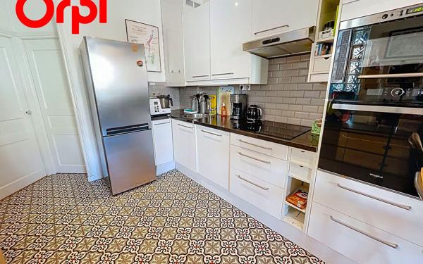 Appartement à vendre    3 pièces • 65 m2 Lyon 1