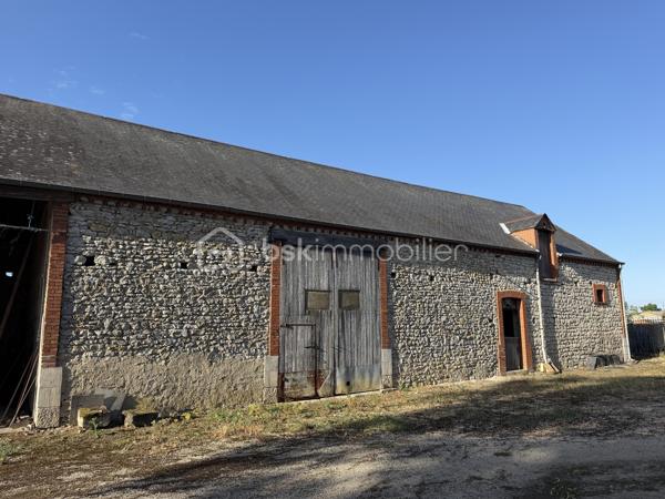 // Visite 3D sur demande // 

À MÉZIÈRES-EN-GÂTINAIS, à proximité de l’autoroute A19 et à seulement 20 minutes de Montargis en voiture, venez découvrir cette fermette à rénover offrant un beau potentiel.

Elle se compose d’une habitation à rénover ainsi que d’une dépendance d’environ 500 m², idéale pour un artisan, une activité professionnelle, du stockage ou un collectionneur.

Les toitures sont en très bon état, un véritable atout pour ce type de propriété.

Les + :

Fermette à rénover
Dépendance d’environ 500 m²
Toitures en très bon état
Idéal artisan ou collectionneur
Belle capacité de stockage
A19 à proximité
20 min de Montargis