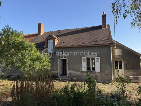 // Visite 3D sur demande // 

À MÉZIÈRES-EN-GÂTINAIS, à proximité de l’autoroute A19 et à seulement 20 minutes de Montargis en voiture, venez découvrir cette fermette à rénover offrant un beau potentiel.

Elle se compose d’une habitation à rénover ainsi que d’une dépendance d’environ 500 m², idéale pour un artisan, une activité professionnelle, du stockage ou un collectionneur.

Les toitures sont en très bon état, un véritable atout pour ce type de propriété.

Les + :

Fermette à rénover
Dépendance d’environ 500 m²
Toitures en très bon état
Idéal artisan ou collectionneur
Belle capacité de stockage
A19 à proximité
20 min de Montargis