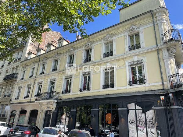 Achat immeuble Saint-Étienne - 9 pièce(s) - 750 m² - 835 000 €