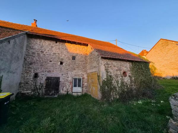 Grange avec parking transformable en maison