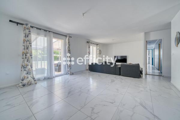 Maison
         5 pièces
        - 120 m² Exclusivité 319 000 € *