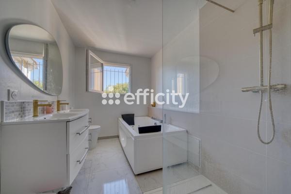 Maison
         5 pièces
        - 120 m² Exclusivité 319 000 € *