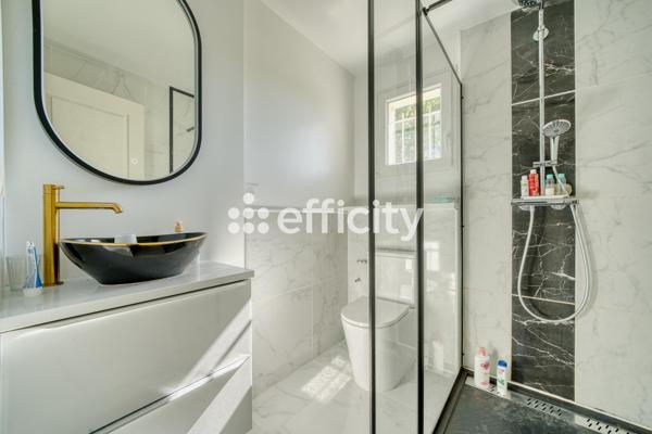 Maison
         5 pièces
        - 120 m² Exclusivité 319 000 € *