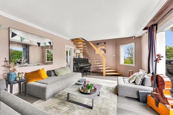 Maison à vendre 8 pièces PREVESSIN MOENS (01)