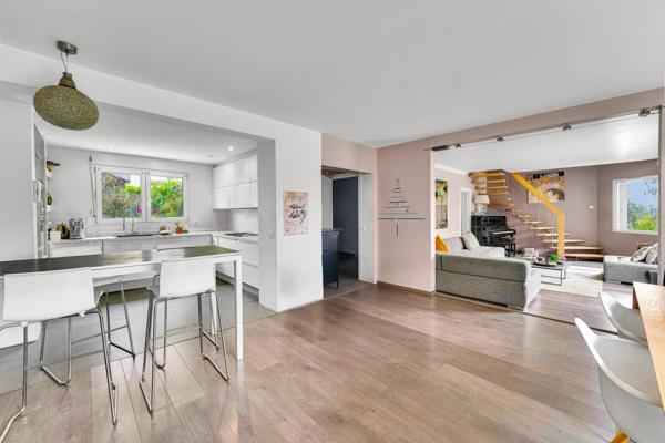 Maison à vendre 8 pièces PREVESSIN MOENS (01)