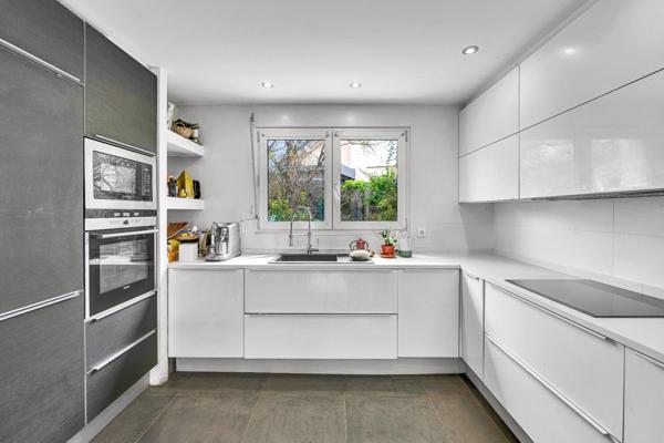 Maison à vendre 8 pièces PREVESSIN MOENS (01)