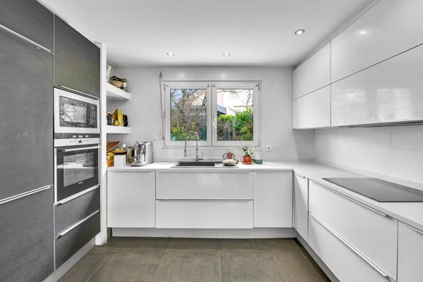 Maison à vendre 8 pièces PREVESSIN MOENS (01)