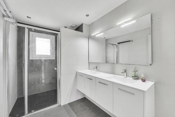 Maison à vendre 8 pièces PREVESSIN MOENS (01)