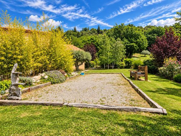 SISTERON - UN DOMAINE : DEUX MAISONS - 2 PISCINES - 9 000 m² de terrain
