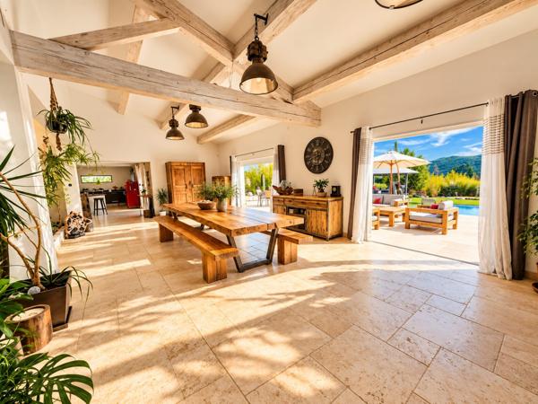 SISTERON - UN DOMAINE : DEUX MAISONS - 2 PISCINES - 9 000 m² de terrain
