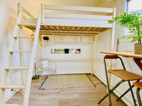Appartement
         1 pièce
        - 9 m² 59 000 € *