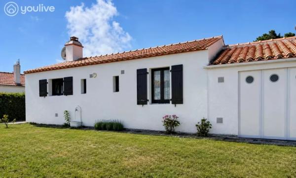 L’ÉPINE – MAISON AU CALME AVEC 720 M² DE TERRAIN À QUELQUES MINUTES DES PLAGES
