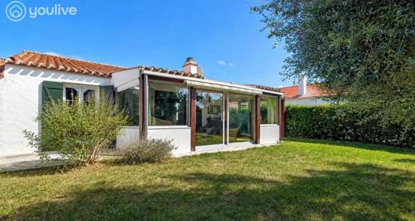 L’ÉPINE – MAISON AU CALME AVEC 720 M² DE TERRAIN À QUELQUES MINUTES DES PLAGES