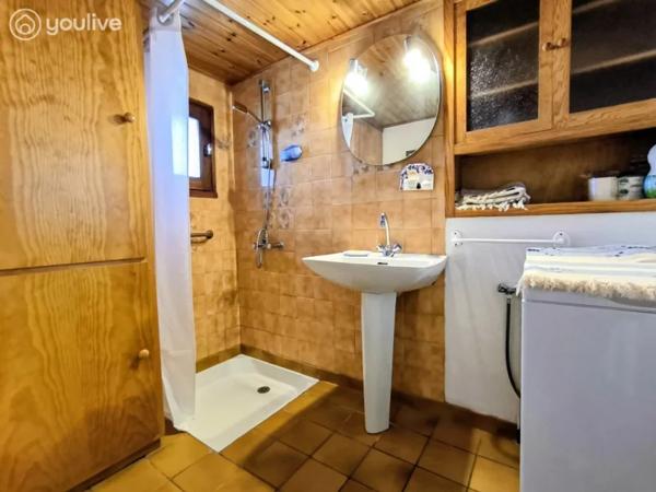 L’ÉPINE – MAISON AU CALME AVEC 720 M² DE TERRAIN À QUELQUES MINUTES DES PLAGES