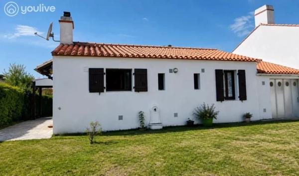 L’ÉPINE – MAISON AU CALME AVEC 720 M² DE TERRAIN À QUELQUES MINUTES DES PLAGES